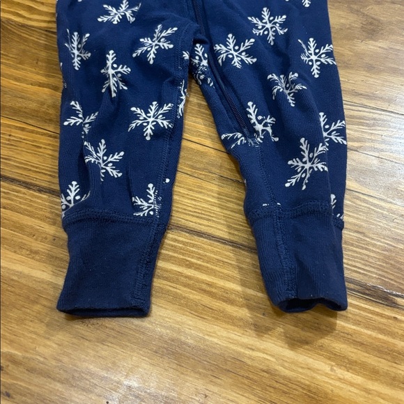 Hanna Andersson Size 12-18 Months Blue Footless Onesie with Snowflakes - Picture 4 of 4